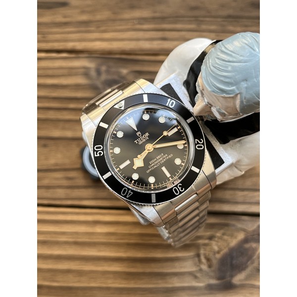 ZF 튜더 블랙 베이 54 37mm 블랙 다이얼 스틸 브레이슬릿