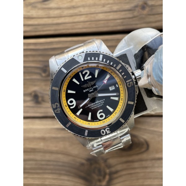 TF 브라이틀링 슈퍼오션 오토매틱 44mm 블랙/옐로우 다이얼 블랙 베젤