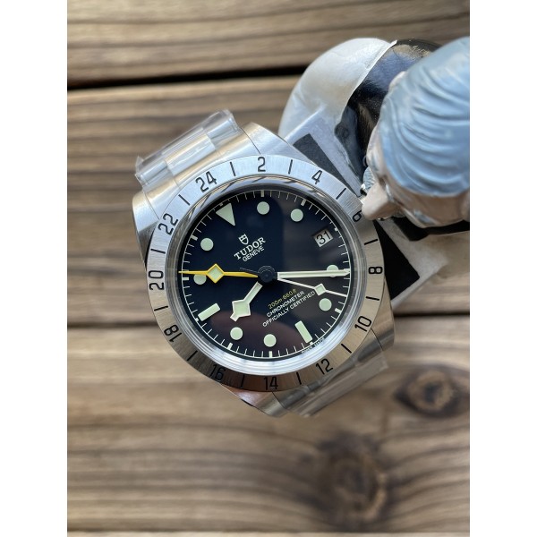 ZF 튜더 블랙 베이 프로 GMT 블랙 다이얼 39mm