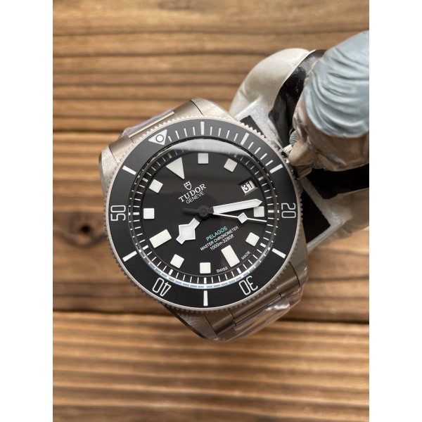 ZF 튜더 펠라고스 울트라 43mm 스틸 브레이슬릿 블랙